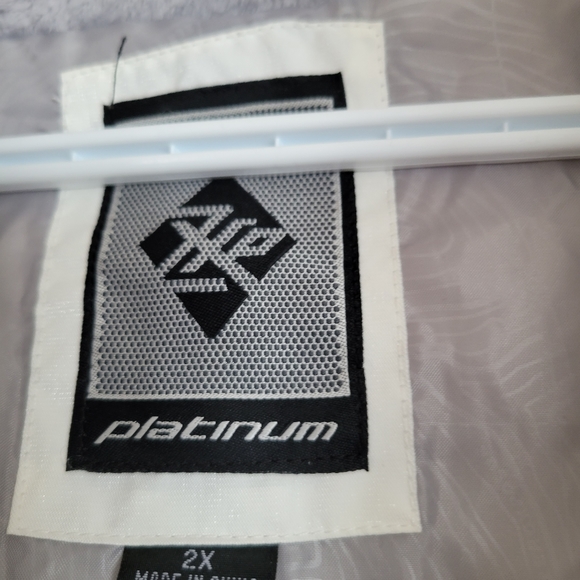 Winter Coat NWOT never worn - Picture 4 of 7